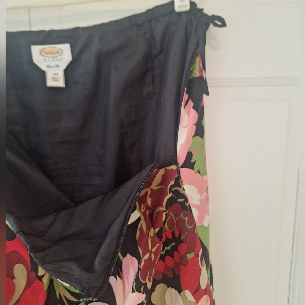 Talbots silk floral skirt - Picture 4 of 5